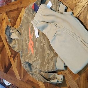 Reebok 2 piece boys outfit with Hoodie size 8